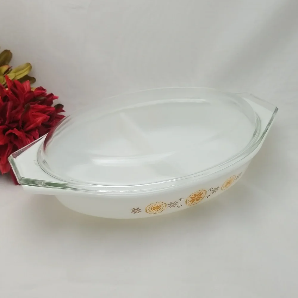 Pyrex Town & Country Divided Casserole Dish with Lid